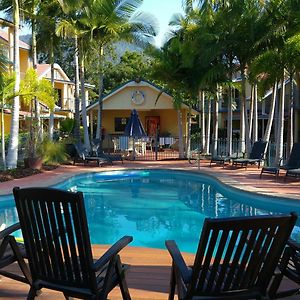 At Beach Court Holiday Villas